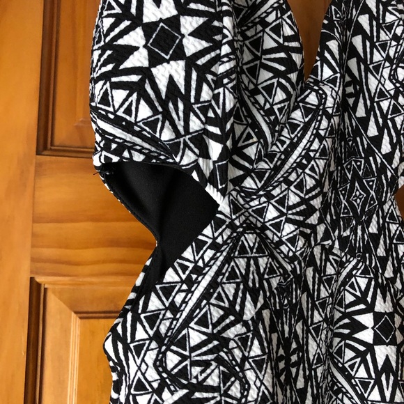 Dress - Picture 2 of 6